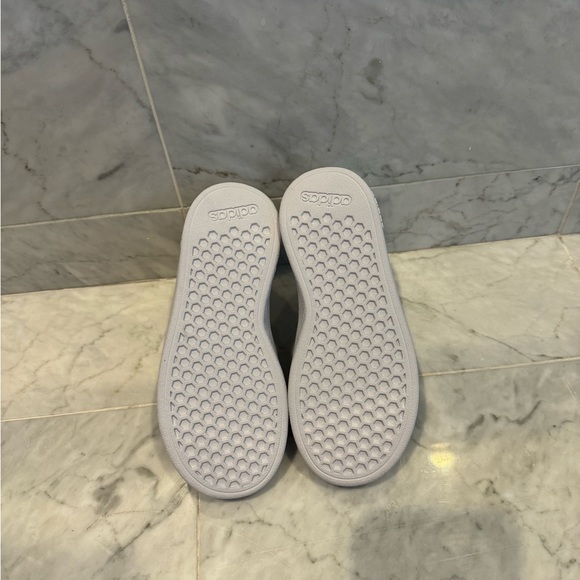 NEW! Toddler Boys Adidas Sneakers. Size 11K. White with camo stripes. - Picture 5 of 7